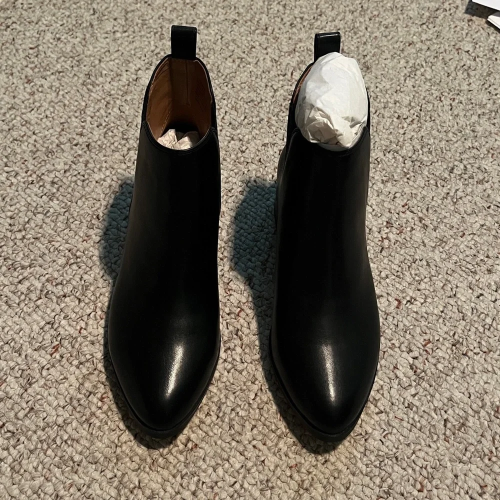 NWOT J. Crew Chelsea Boots